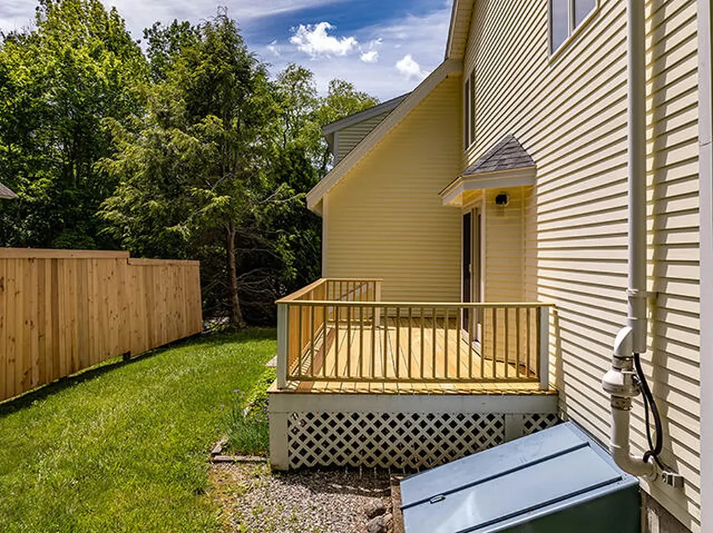 8 N Lewis Avenue Camden ME 04843