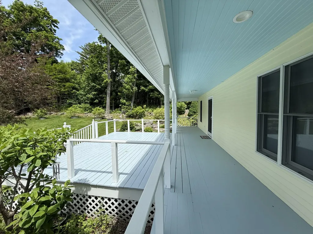 8 N Lewis Avenue Camden ME 04843