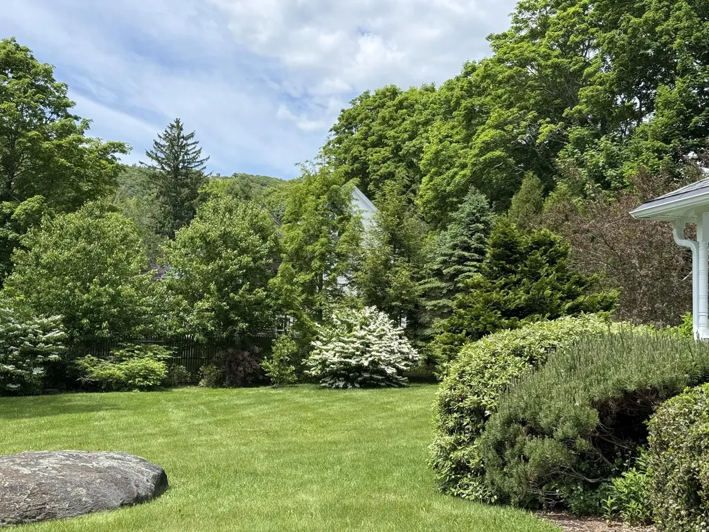 8 N Lewis Avenue Camden ME 04843