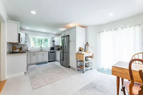8 N Lewis Avenue Camden ME 04843