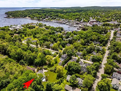 8 N Lewis Avenue Camden ME 04843