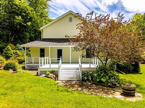 8 N Lewis Avenue Camden ME 04843