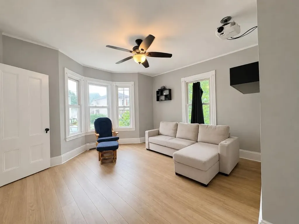 66 Harvard Street Auburn ME 04210