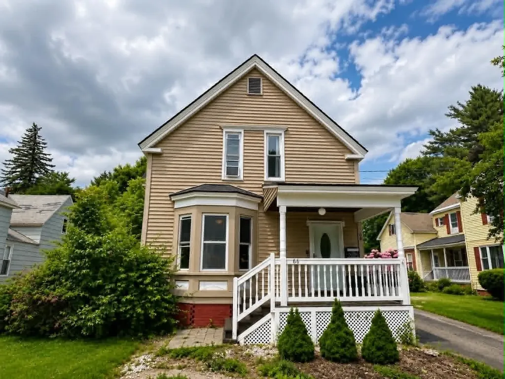 66 Harvard Street Auburn ME 04210