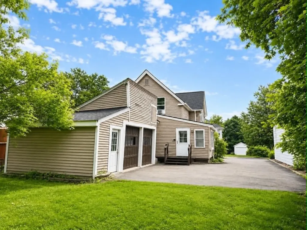 66 Harvard Street Auburn ME 04210