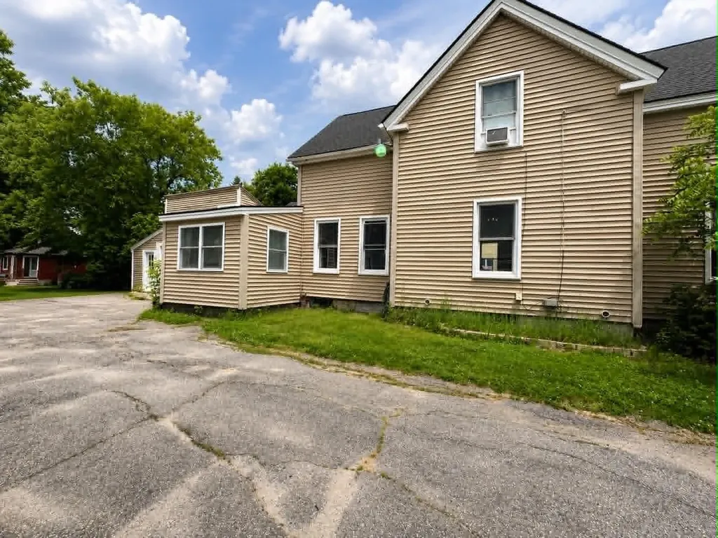 66 Harvard Street Auburn ME 04210