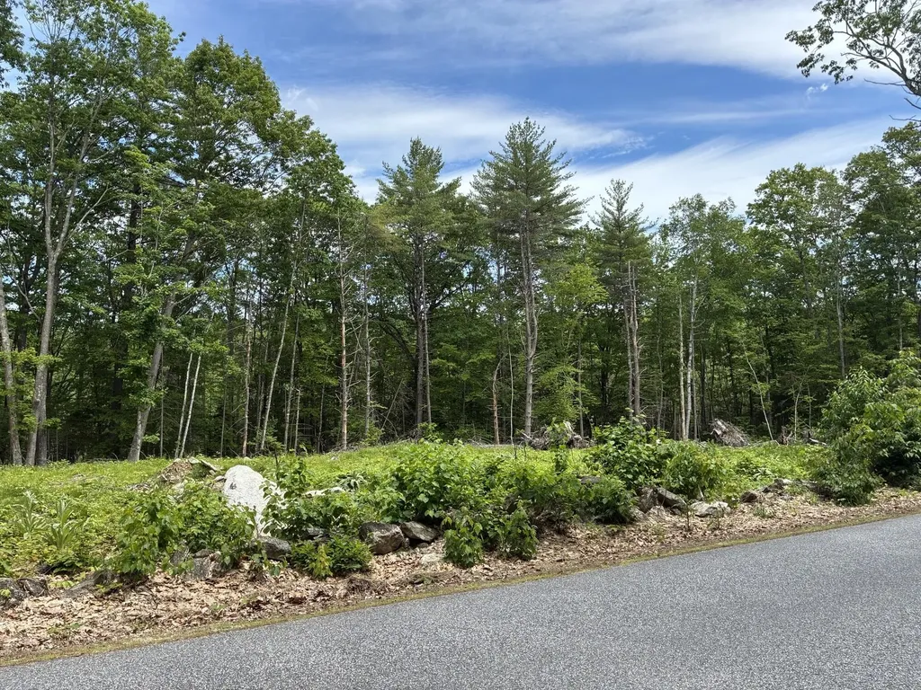 MAP7LOT40 Round The Pond Road Norway ME 04268