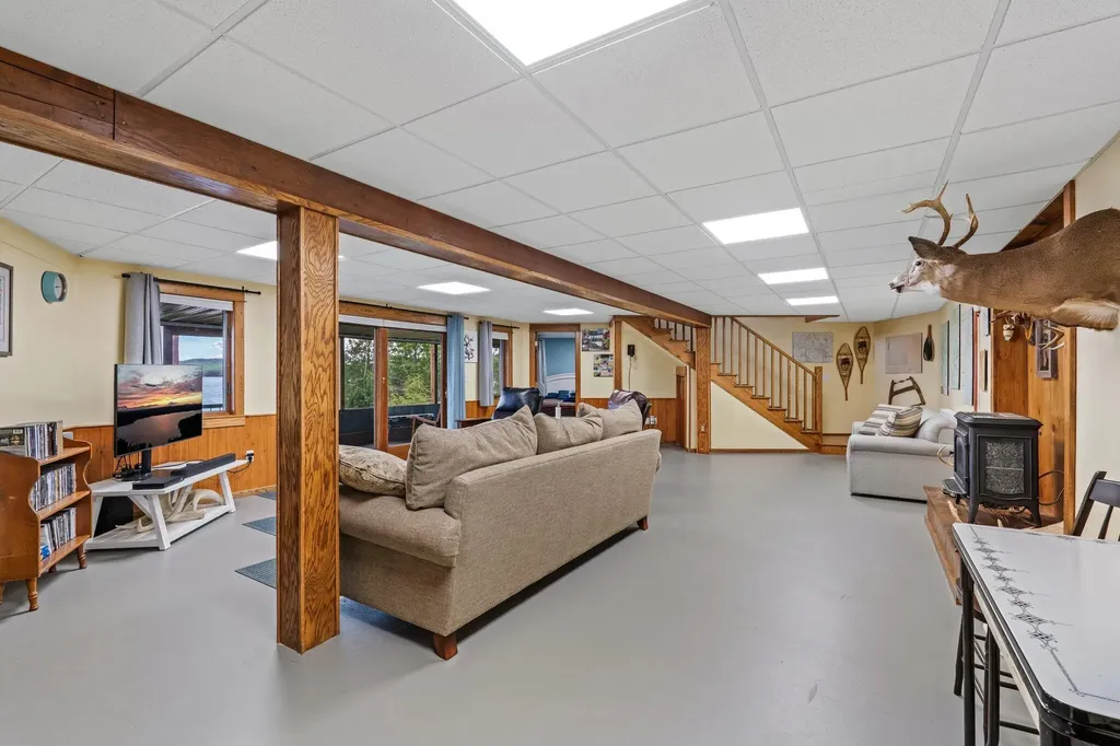 421 Deep Cove Road T1 R9 Wels ME 04462