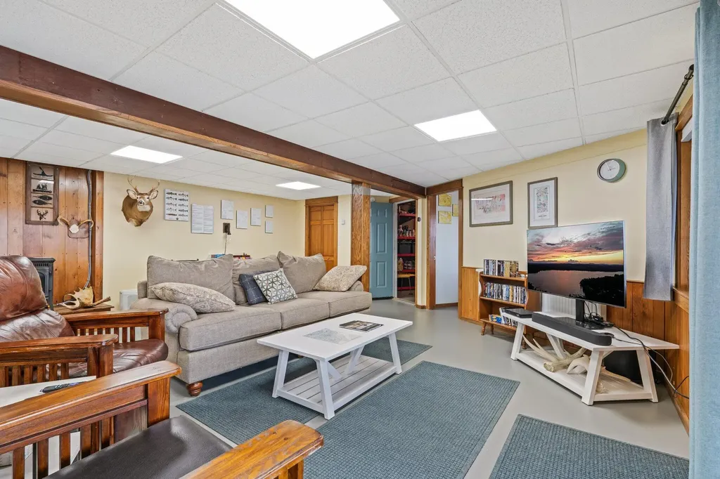 421 Deep Cove Road T1 R9 Wels ME 04462