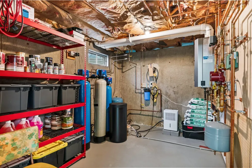 421 Deep Cove Road T1 R9 Wels ME 04462