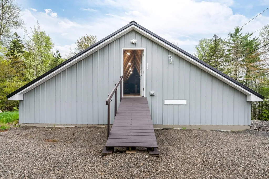 421 Deep Cove Road T1 R9 Wels ME 04462