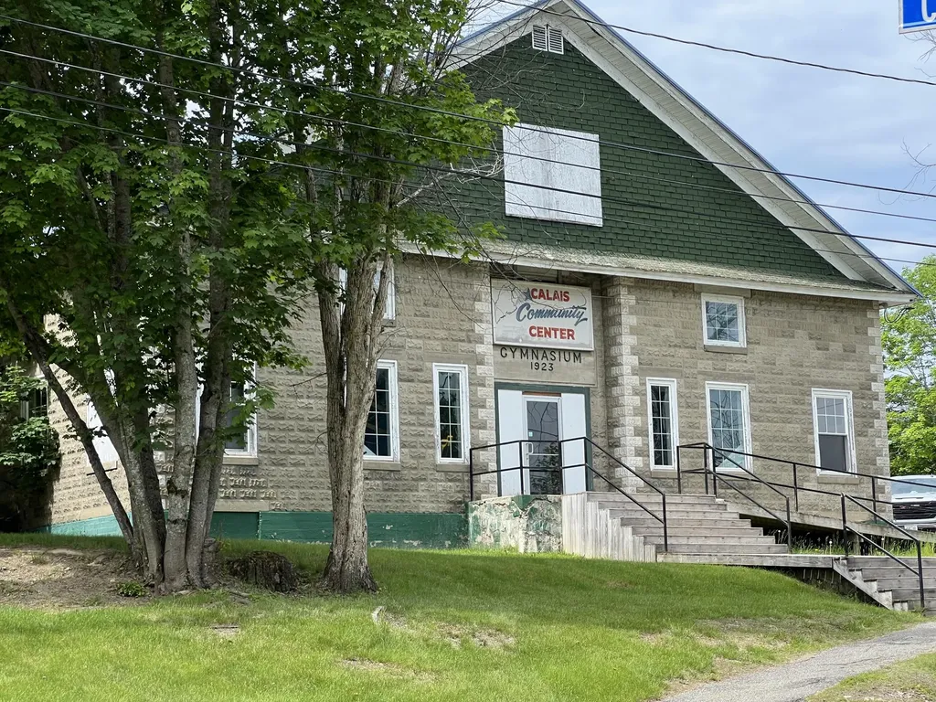14 Academy Street Calais ME 04619