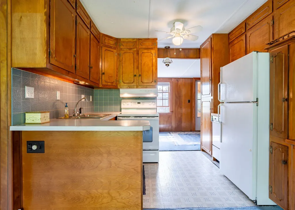 690 Old Portland Road Brunswick ME 04011