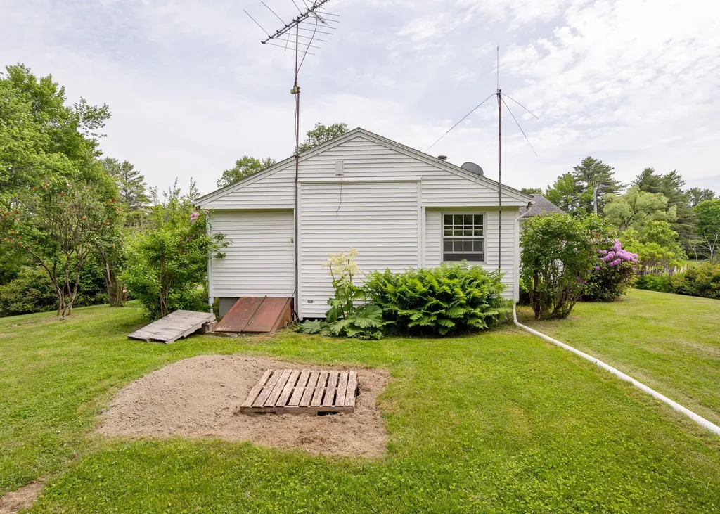 690 Old Portland Road Brunswick ME 04011