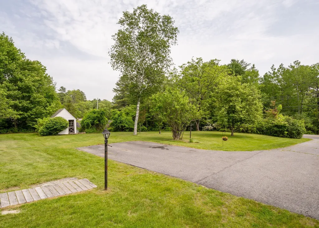 690 Old Portland Road Brunswick ME 04011