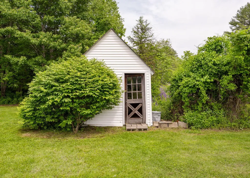 690 Old Portland Road Brunswick ME 04011