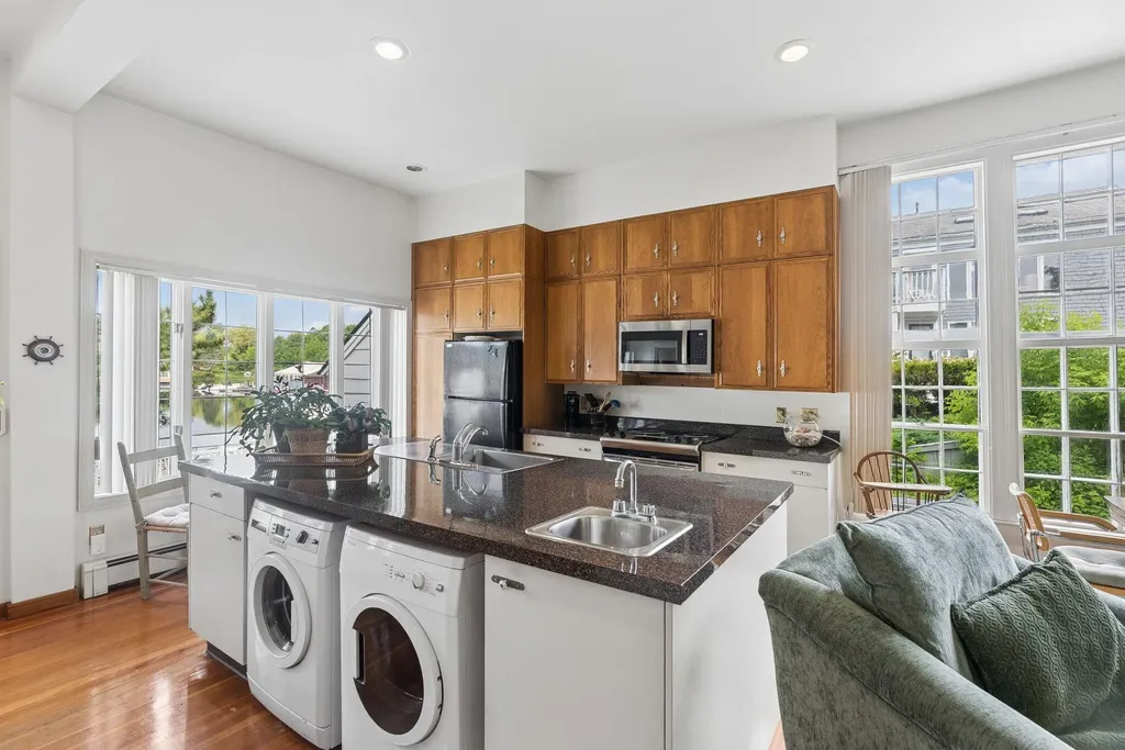 49 Ocean Avenue Kennebunkport ME 04046