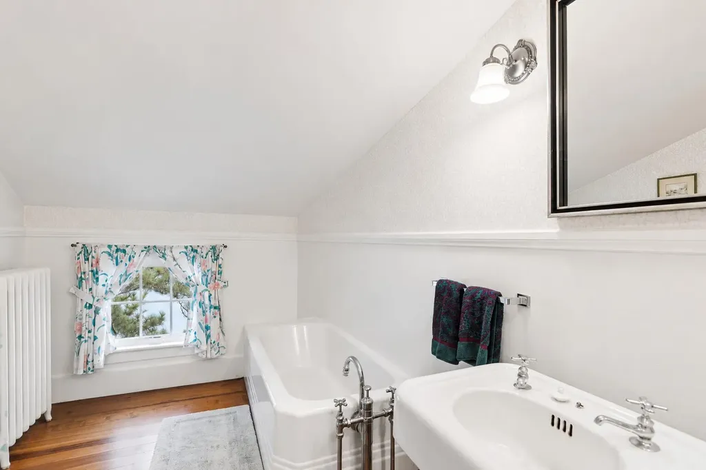 49 Ocean Avenue Kennebunkport ME 04046