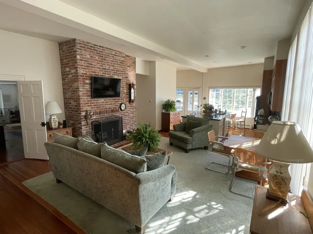 49 Ocean Avenue Kennebunkport ME 04046