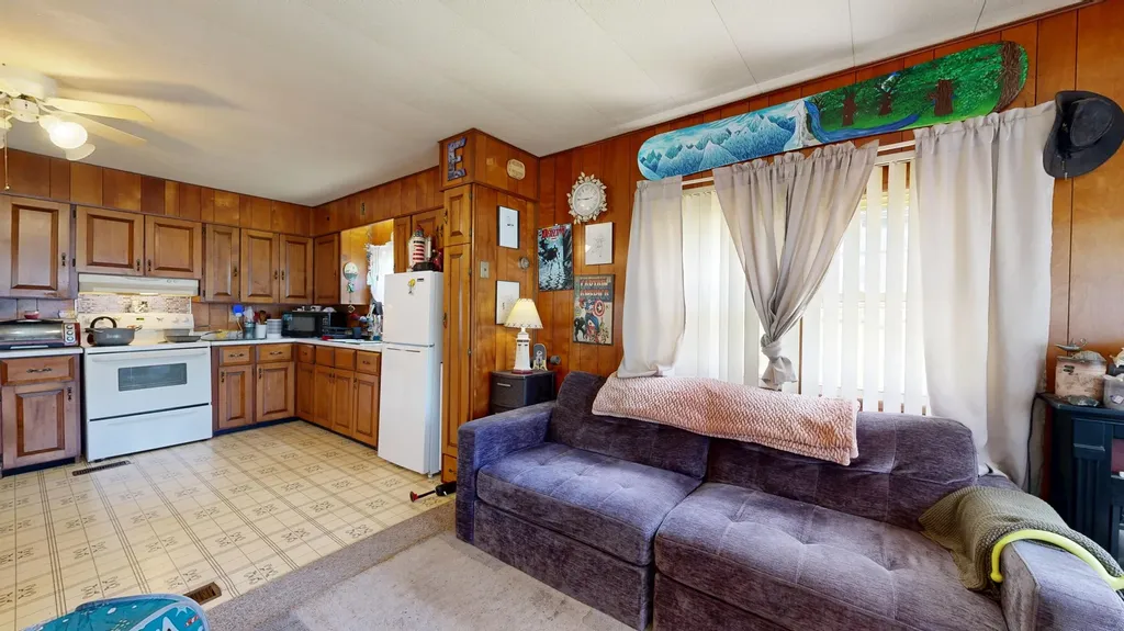 8 Ledgemere Lane Lewiston ME 04240