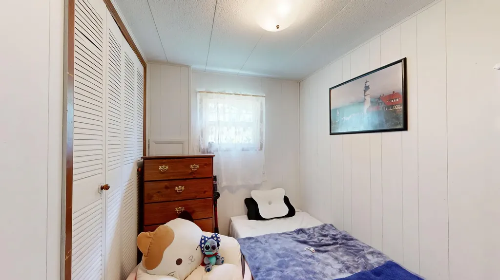 8 Ledgemere Lane Lewiston ME 04240