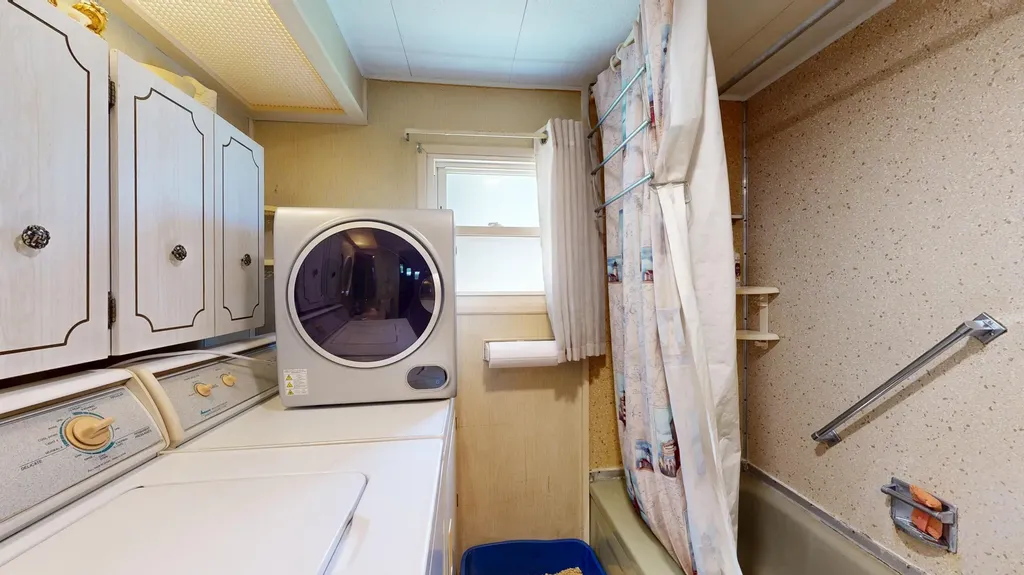 8 Ledgemere Lane Lewiston ME 04240