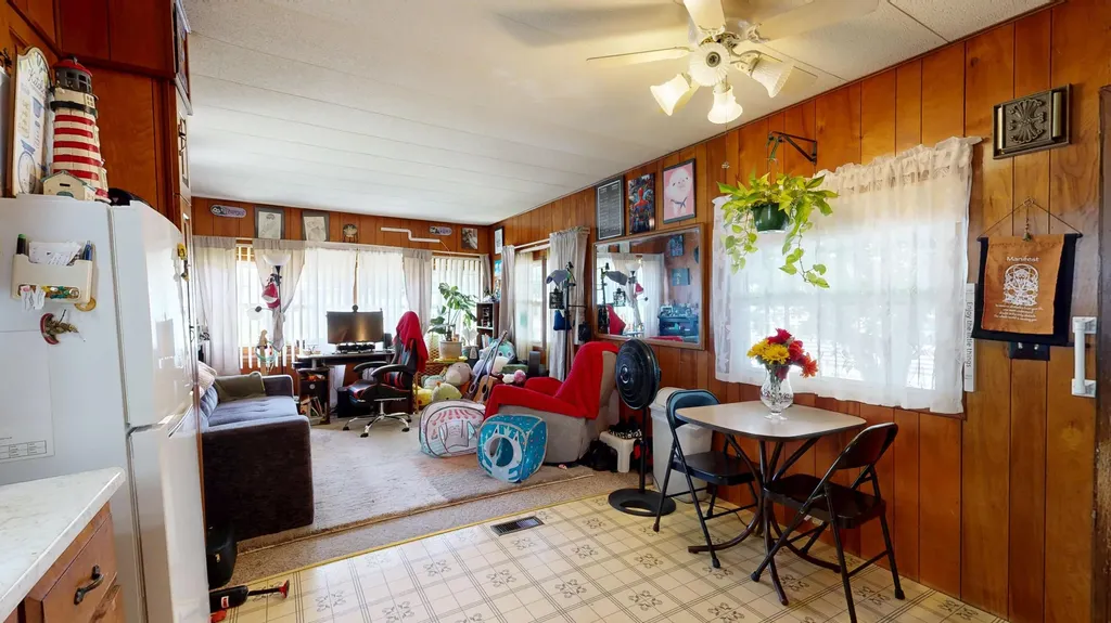 8 Ledgemere Lane Lewiston ME 04240