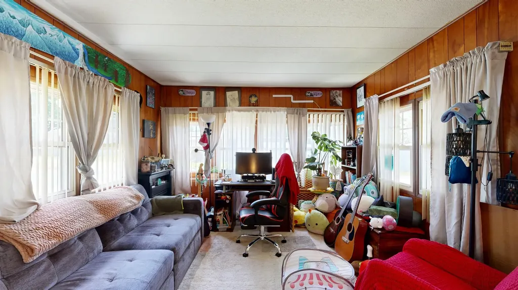 8 Ledgemere Lane Lewiston ME 04240