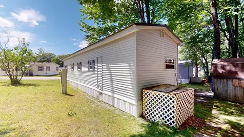 8 Ledgemere Lane Lewiston ME 04240