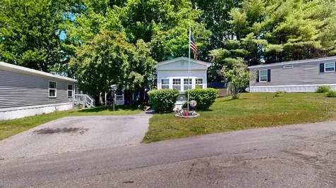 8 Ledgemere Lane Lewiston ME 04240