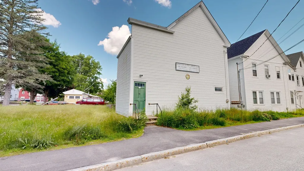 27 Village Street Lisbon ME 04250