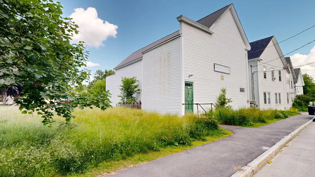 27 Village Street Lisbon ME 04250