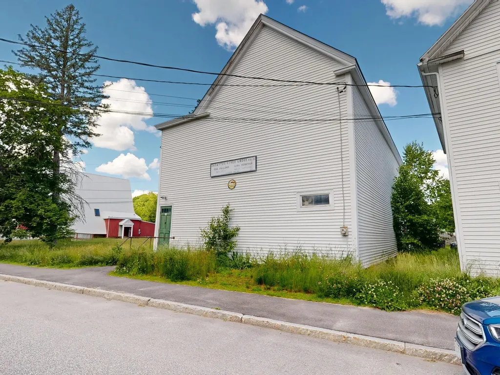 27 Village Street Lisbon ME 04250