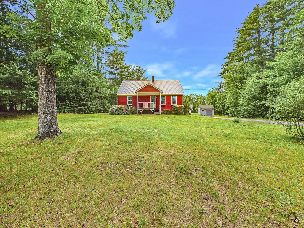 18 Skeetfield Road Oxford ME 04270