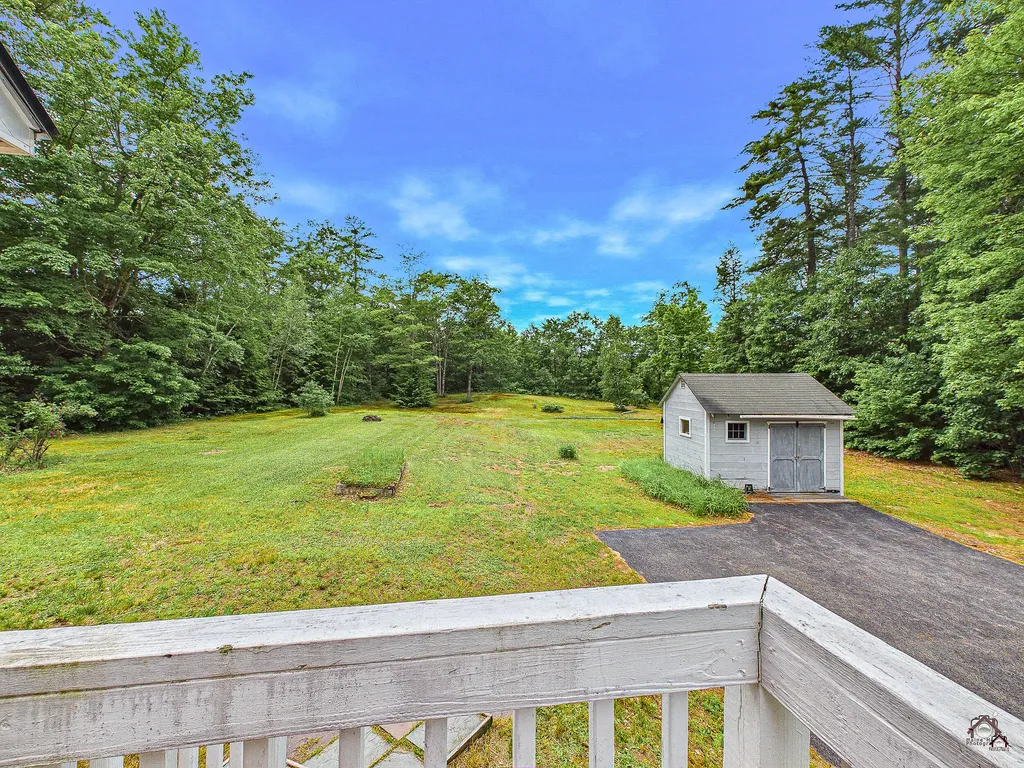 18 Skeetfield Road Oxford ME 04270