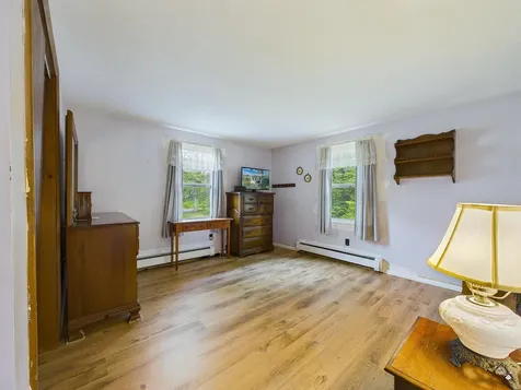 18 Skeetfield Road Oxford ME 04270