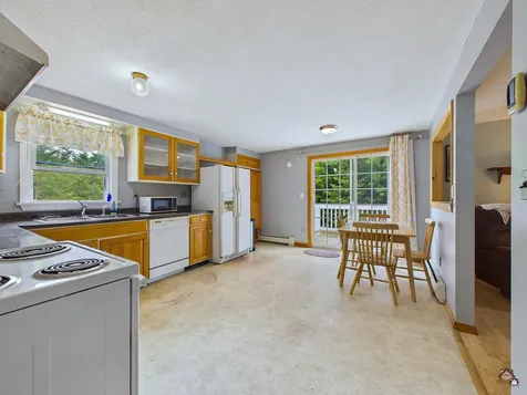 18 Skeetfield Road Oxford ME 04270