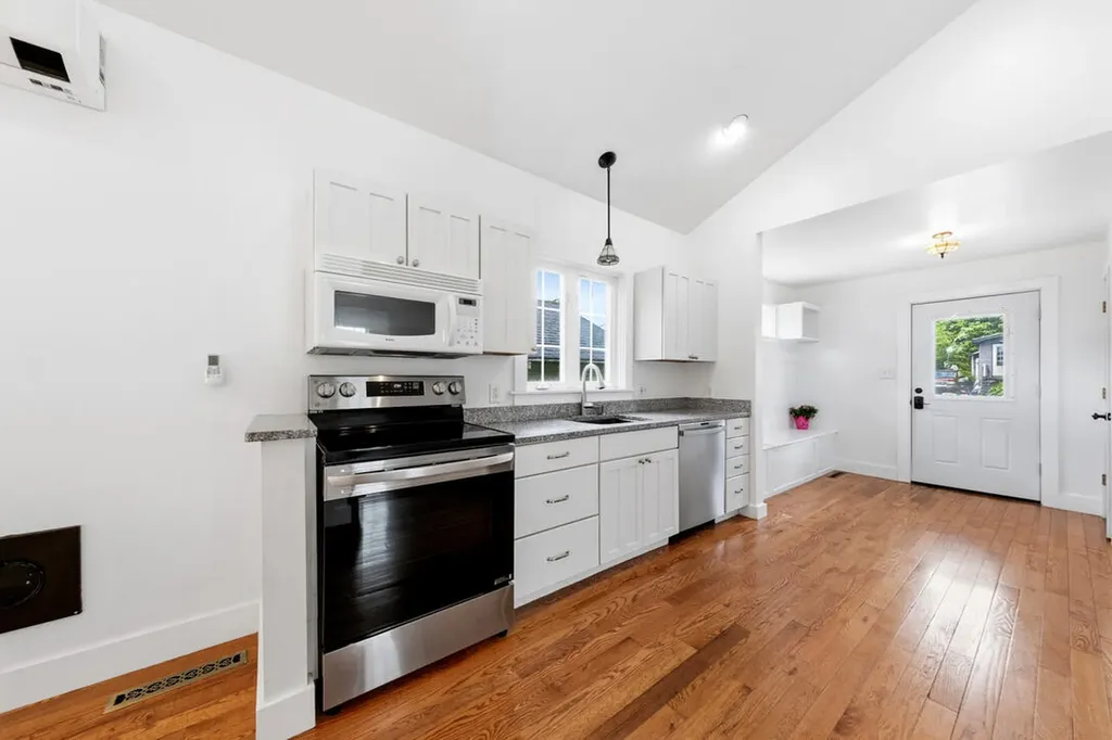 39 Knott Street Rockland ME 04841