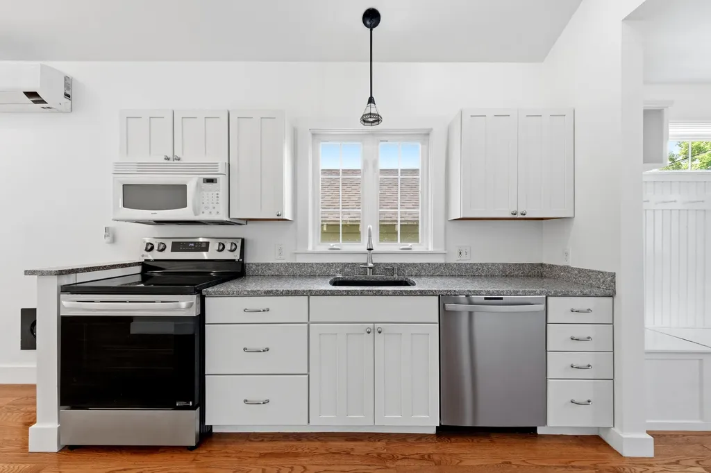 39 Knott Street Rockland ME 04841
