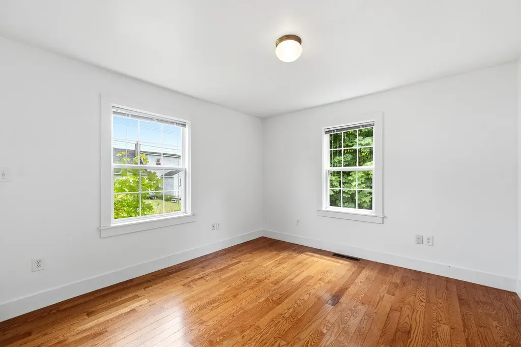39 Knott Street Rockland ME 04841