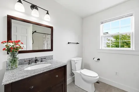 39 Knott Street Rockland ME 04841