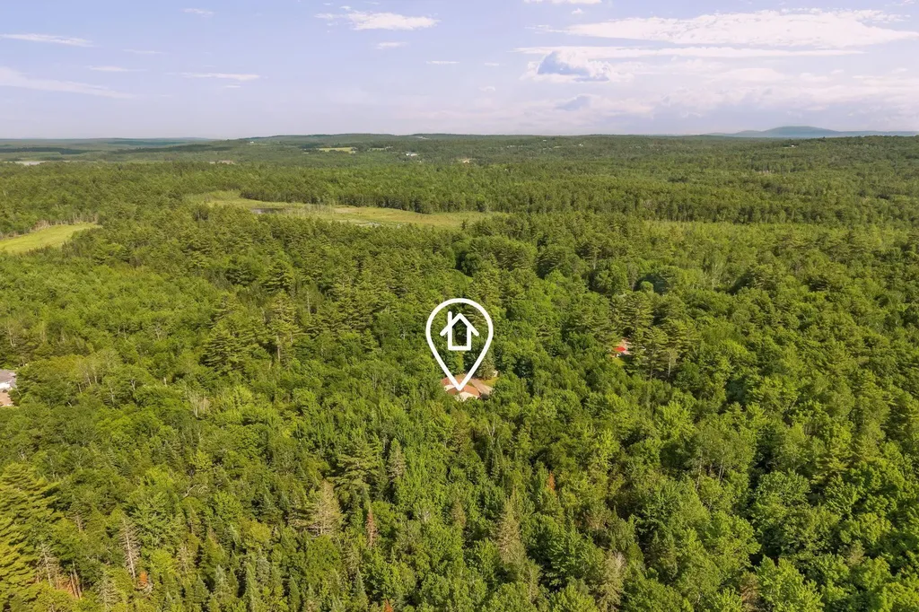 48 Palmer Road Newport ME 04953