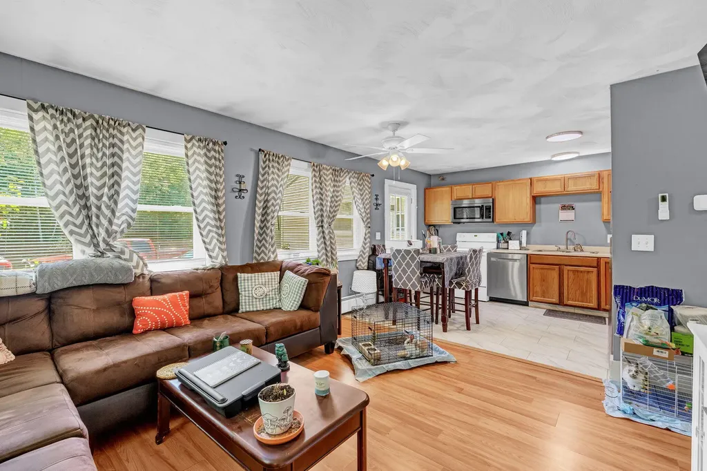 48 Palmer Road Newport ME 04953
