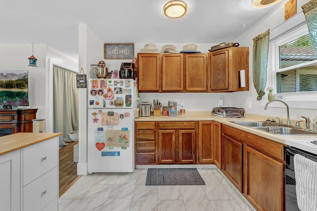 48 Palmer Road Newport ME 04953