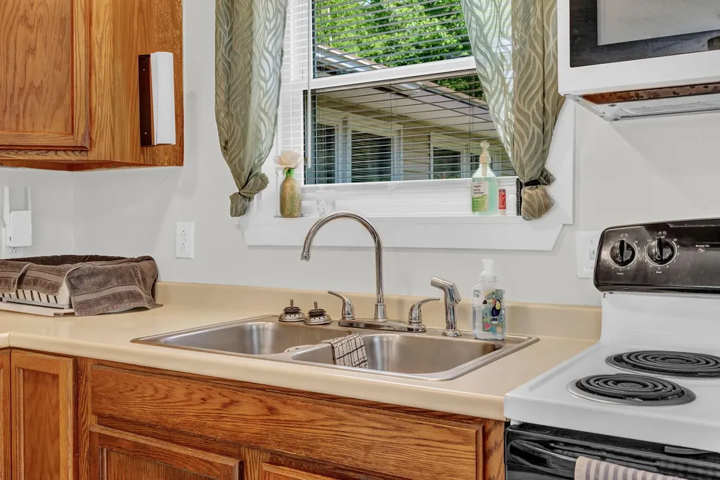 48 Palmer Road Newport ME 04953