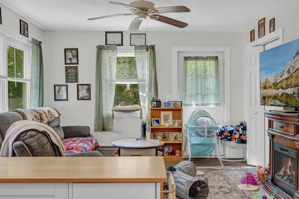 48 Palmer Road Newport ME 04953
