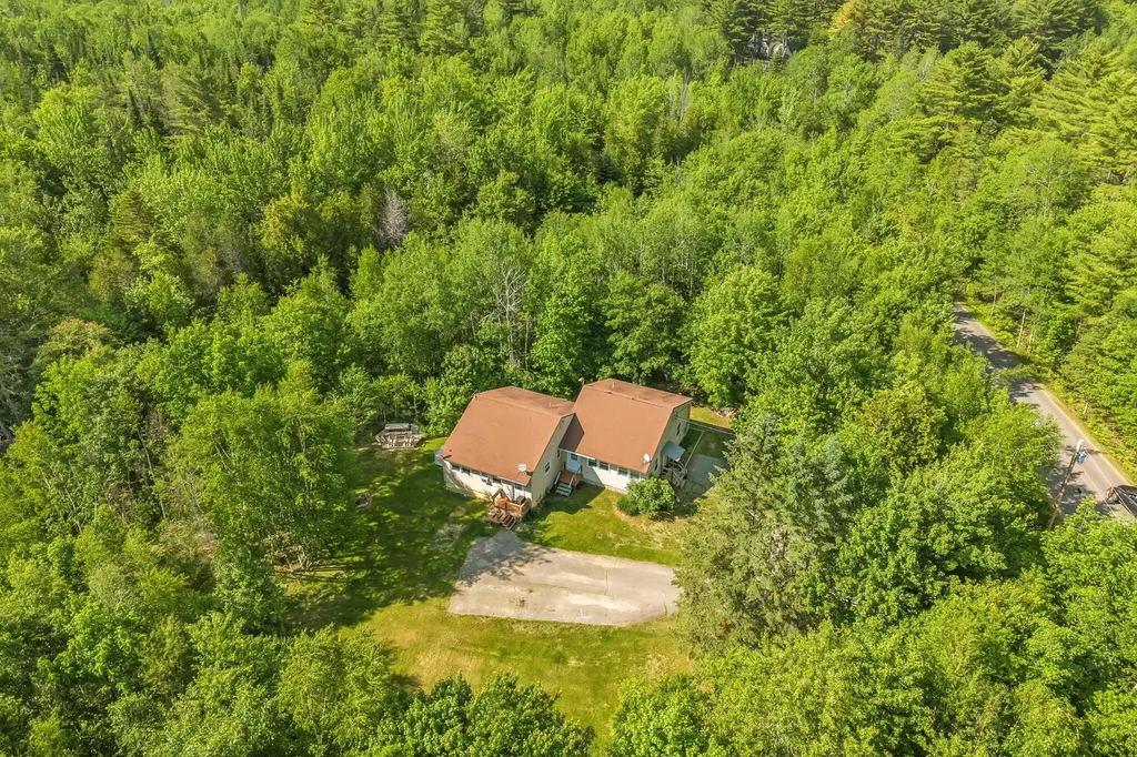 48 Palmer Road Newport ME 04953