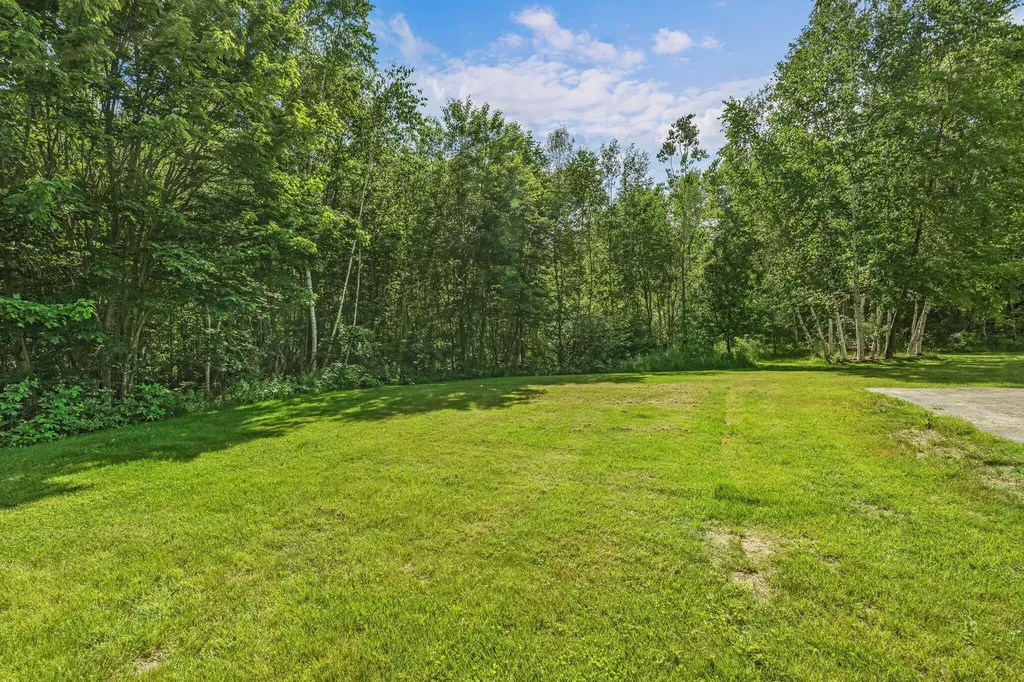 48 Palmer Road Newport ME 04953