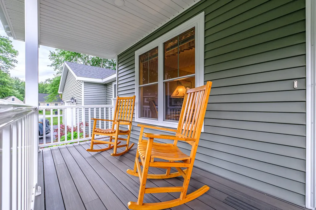 21 Bickford Drive Topsham ME 04086