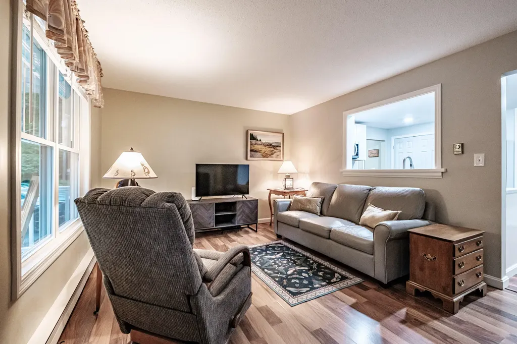 21 Bickford Drive Topsham ME 04086